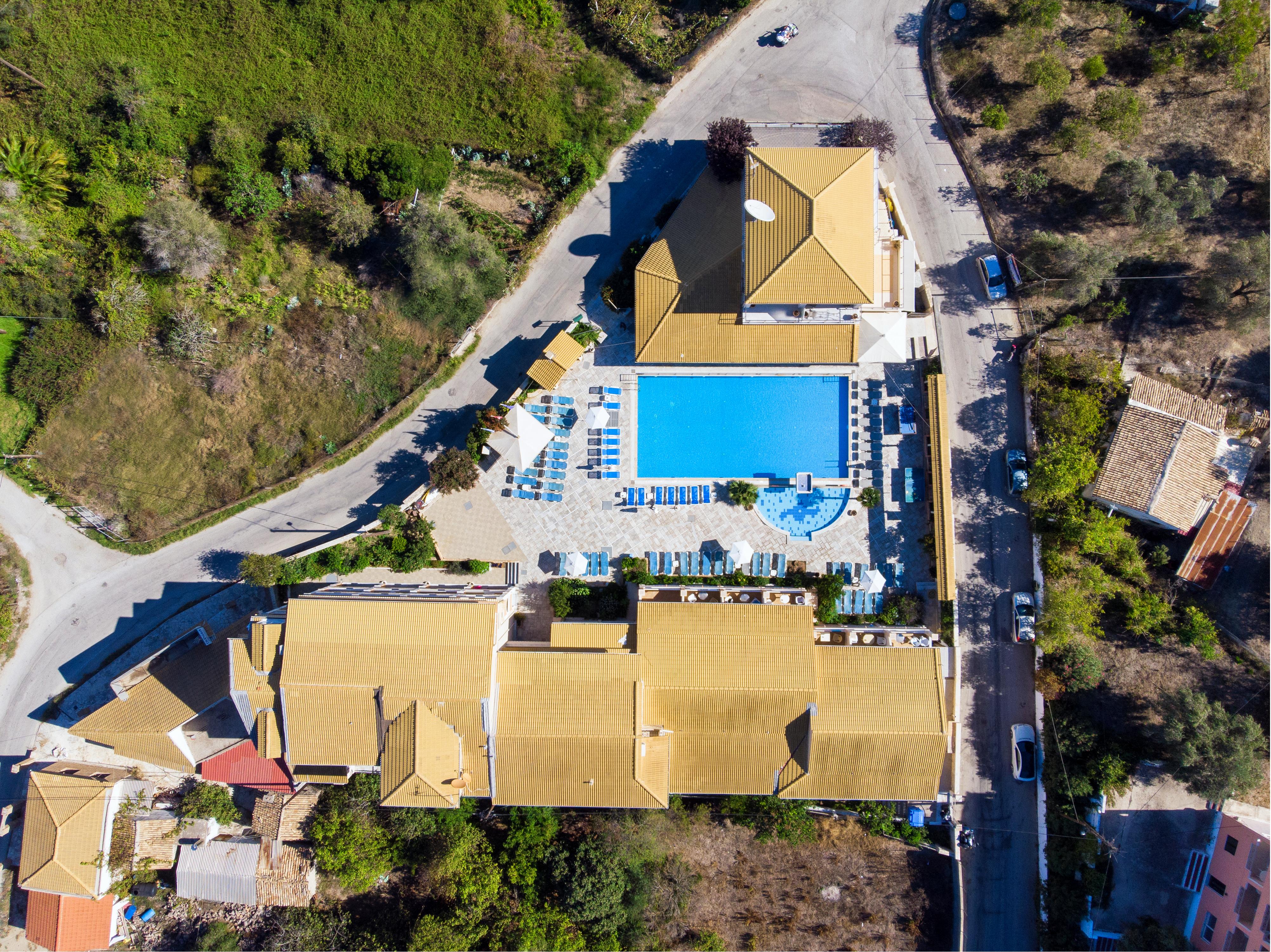 Kavos Plaza Hotel Buitenkant foto