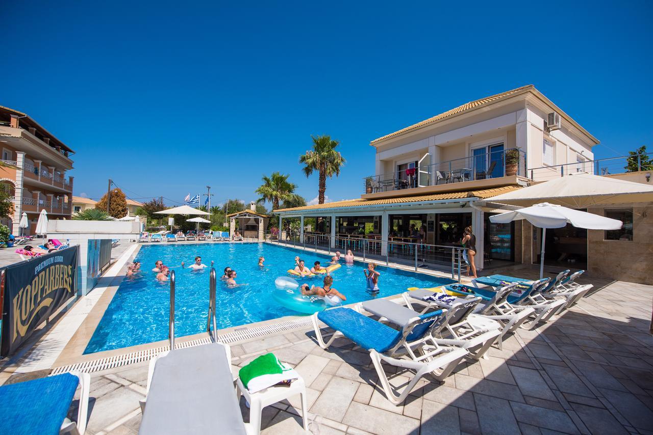 Kavos Plaza Hotel Buitenkant foto